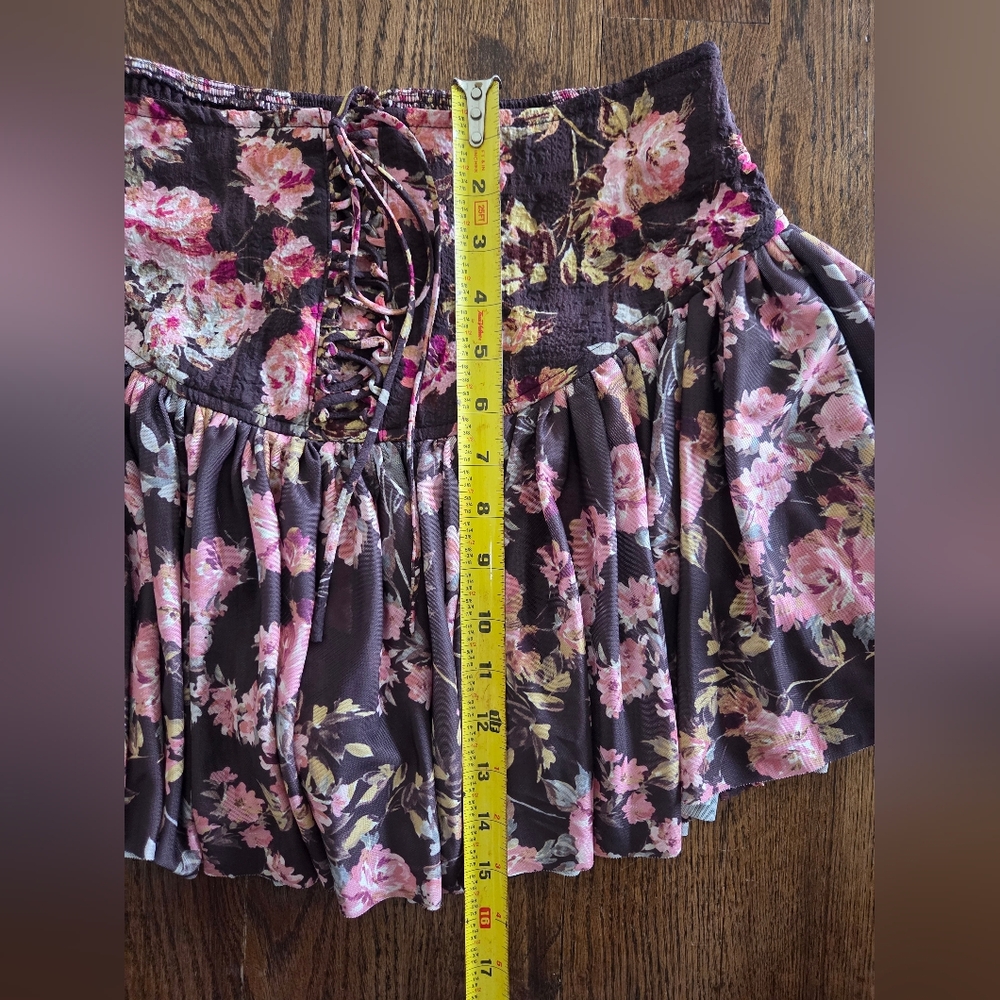 Francesca's Collections Floral Pleated Layered Mini Skort - Picture 6 of 9
